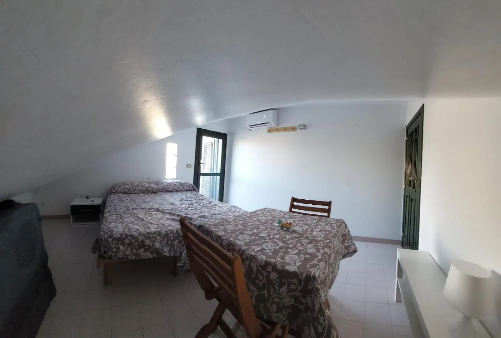 Hotel Mansarda Con Terrazzino Campofelice Di Roccella